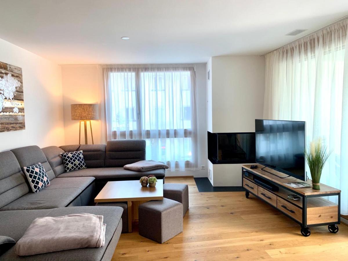 Montanas - Luxuswohnung Mit Kamin - Nahe Caumasee & Talstation Flims Esterno foto